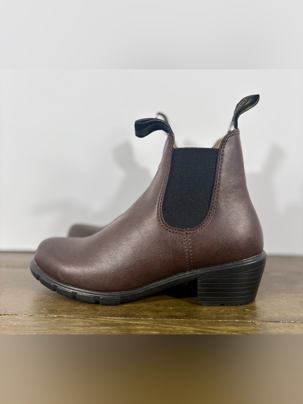 Blundstone Women’s Originals Vegan Boots in Brown Size 7 - Picture 3 of 8